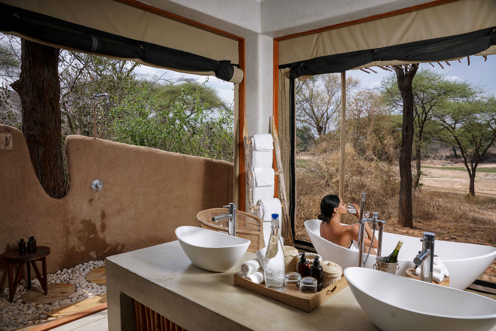 Asanja Ndembo Asanja Ndembo: Bad mit Blick