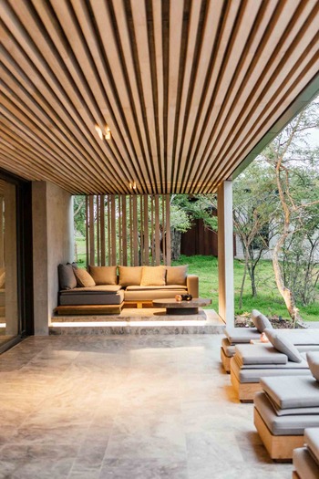Cheetah Plains Karula House: Die Outdoor Lounge