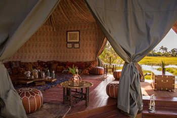 Duke's Camp: Kissen und Truhe