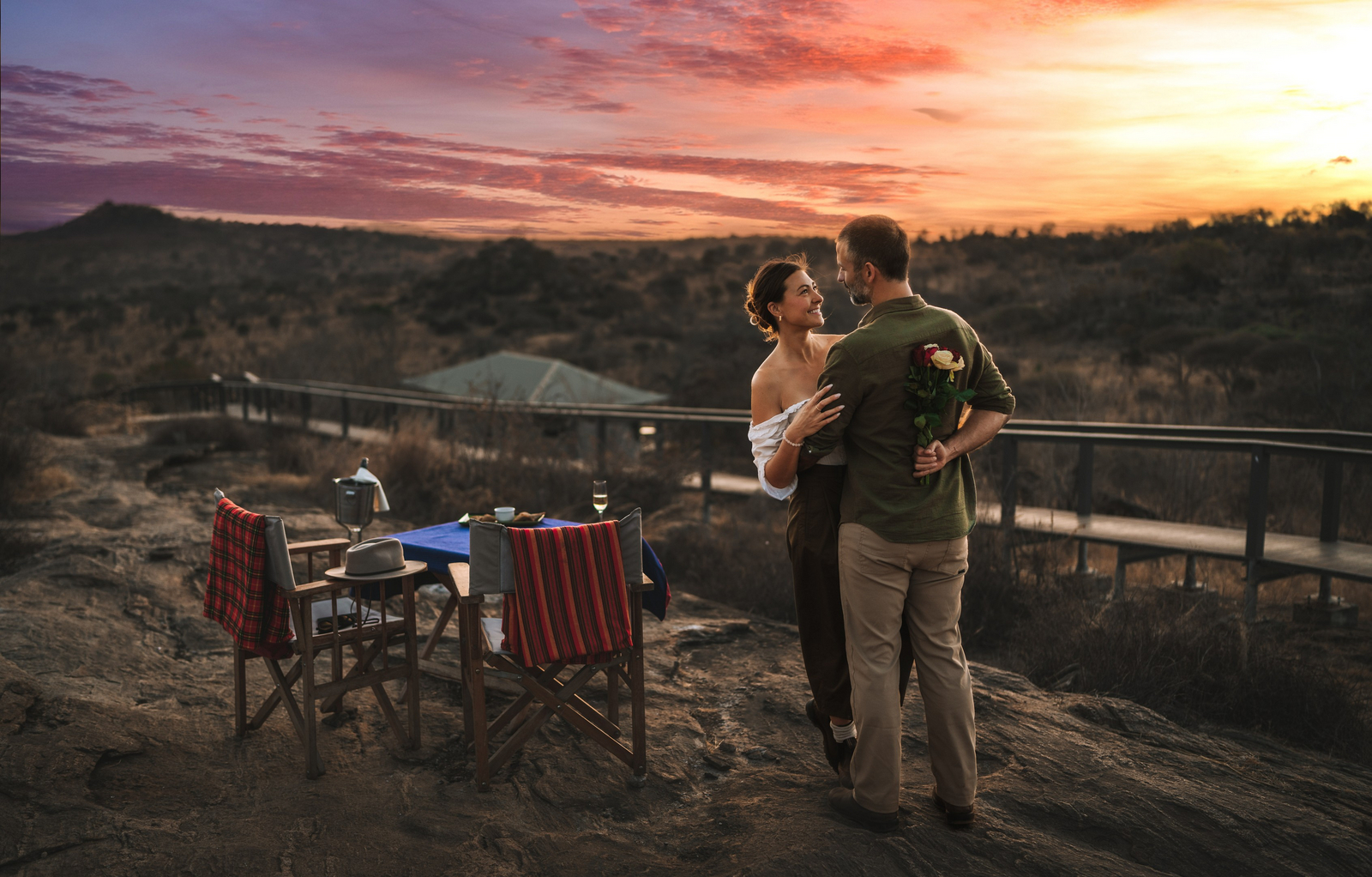 Lemala Mpingo Ridge Lodge Lemala Mpingo Ridge Lodge: Romantischer Sundowner