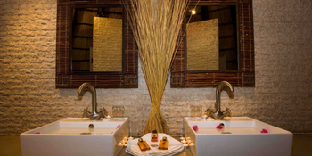 Okaukuejo Camp Okaukuejo Camp: Doppelwaschbecken