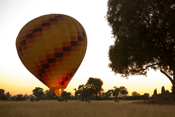 Vumbura Plains Camp: Start eines Heißluftballons
