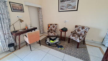 Amritara Jawai Sagar: Schreibtisch und Sessel