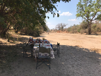 Chitake Mobile Camp Chitake Mobile Camp: Lunch