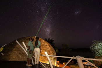 Ila Safari Lodge Ila Safari Lodge: Sternbeobachtungsplattform