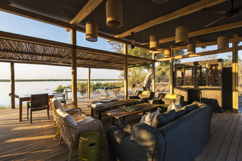 Linyanti Tented Camp Linyanti Tented Camp: Lounge mit Blick auf den Sumpf