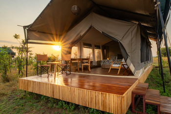 Nyikani Migration Camp Kogatende: Gästezelt auf Holzplattform