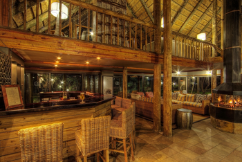 Savute Safari Lodge: Empore der oberen Etage