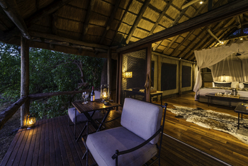 Savuti Camp Savuti Camp: Laterne auf dem Deck