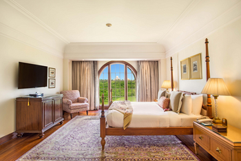 The Oberoi Amarvilas: Luxury Suite Schlafzimmer
