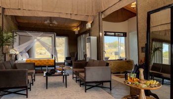 Brij Pola Brij Pola: Ineterieur eines Zeltes