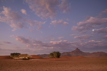 Kwessi Dunes: Lodge und Umgebung am Abend