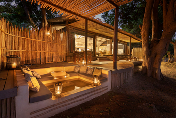 Chiawa Camp: Laternen am Plunge Pool