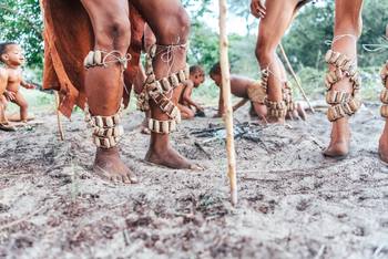 Meno A Kwena Camp Meno A Kwena Camp: Beine von Buschmännern