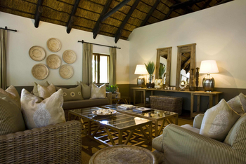 Mushara Lodge: Lodge und Garten