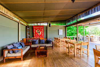 Semowi Nature Camp: Lounge und Speisesaal