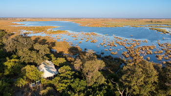 The Dhow Suite at Zarafa: Sümpfe vor der Suite