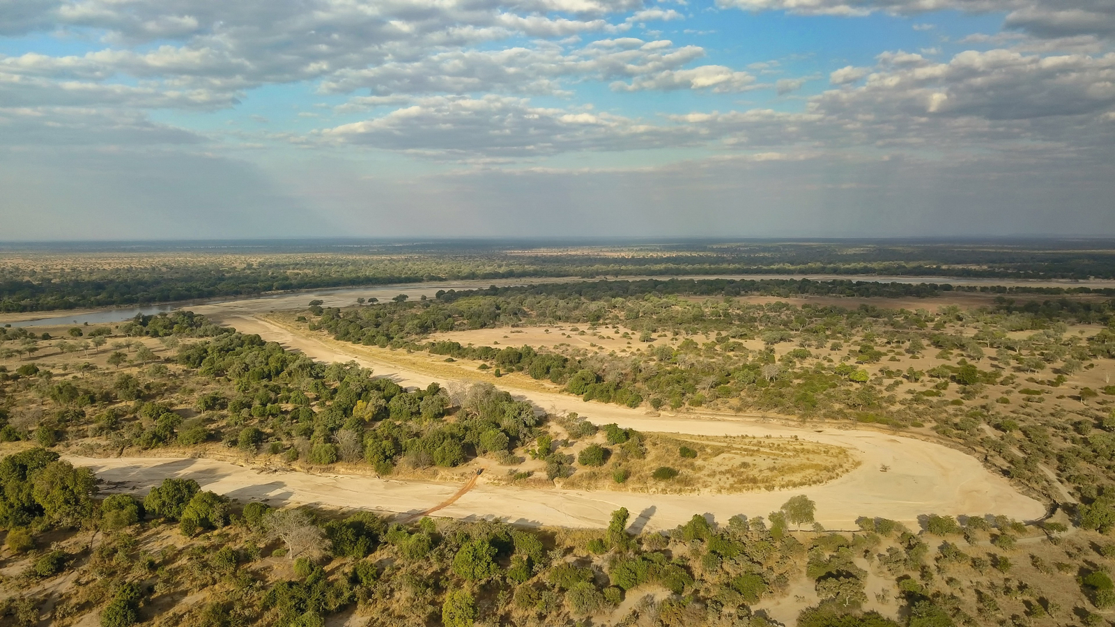 Time + Tide South Luangwa Time + Tide South Luangwa: Altarm