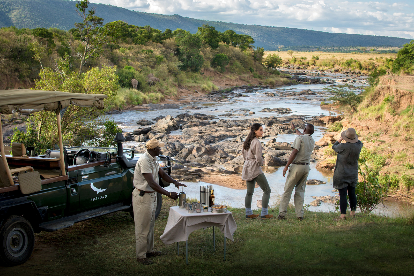 andBeyond Bateleur Camp andBeyond Bateleur Camp: Kaffeepause am Mara River