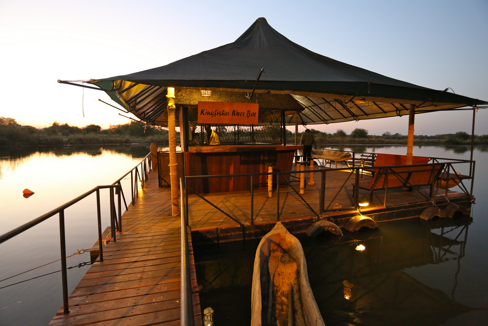 Taranga Safari Lodge Taranga Safari Lodge: Kingfisher Bar