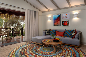 Anantara Bazaruto Island Resort: Wohnzimmer der Poolvilla