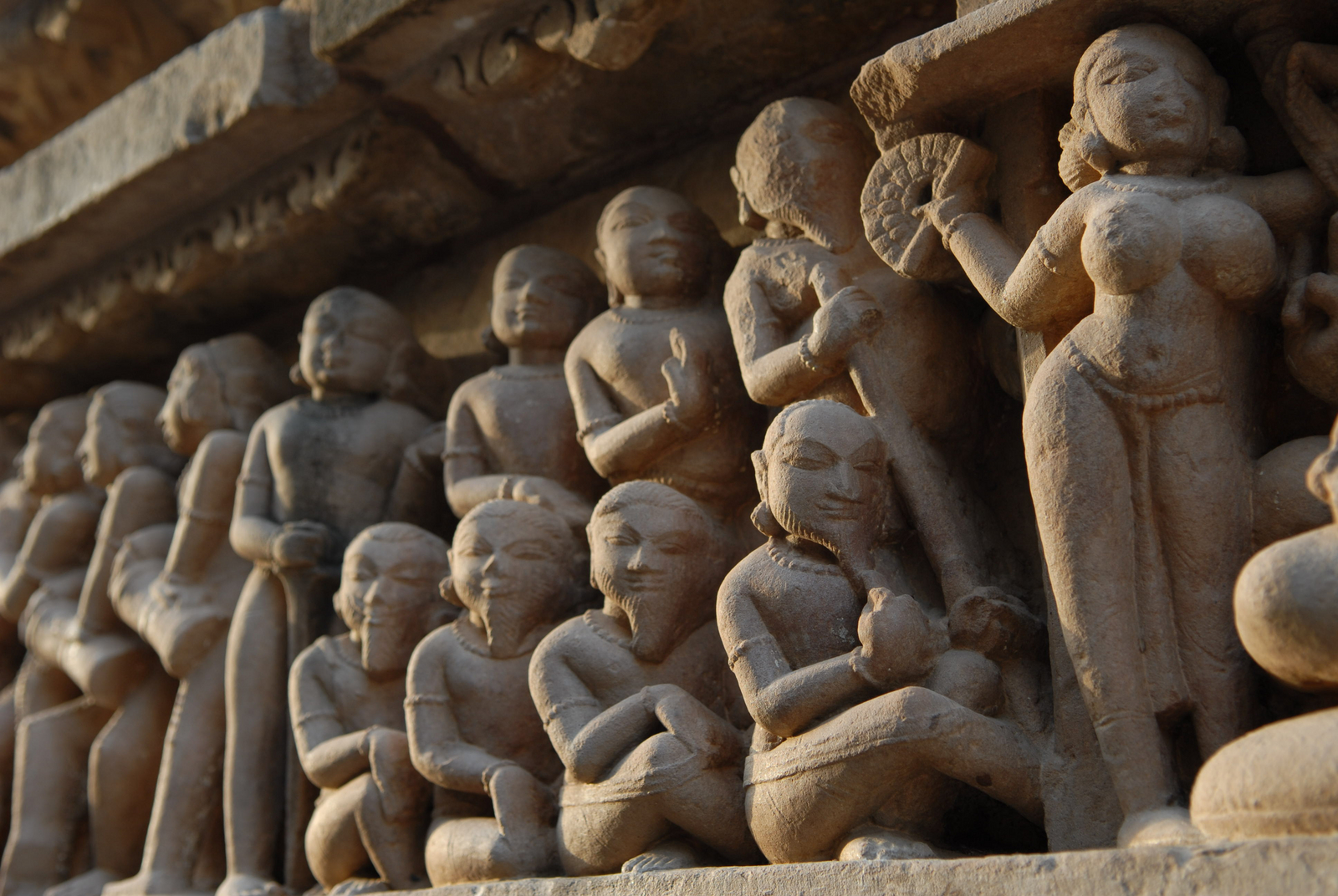 Khajuraho Khajuraho: Figuren am Lakshmana Temple