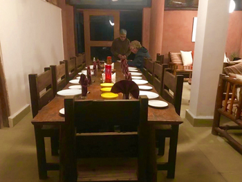 Emerald Tiger Retreat: Esstisch