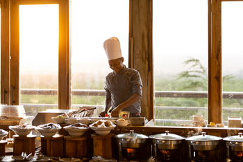 Kubu Kubu Tented Camp: Koch und Buffet