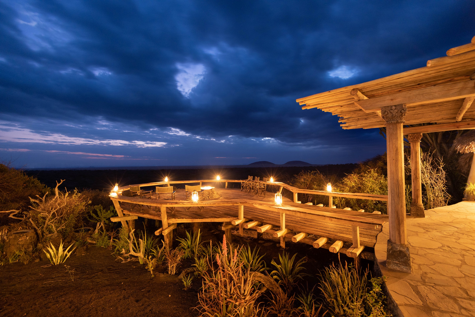 Ol Donyo Lodge Ol Donyo Lodge: Deck am Abend