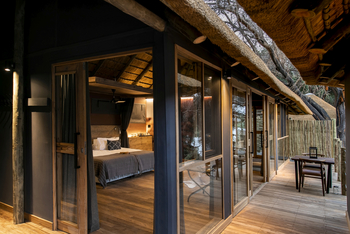 Serra Cafema Serra Cafema: Familienzimmer mit Aussenbereich