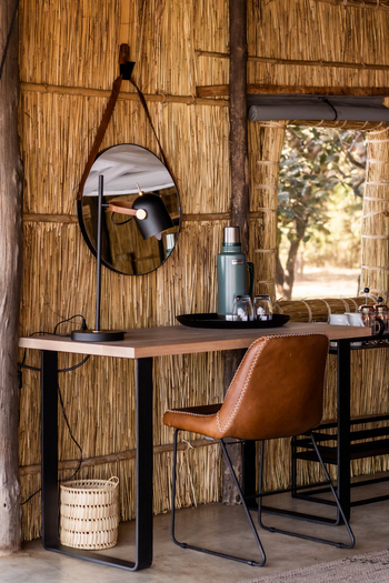 Time + Tide Kakuli Camp: Schreibtisch