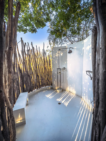 Villa Mushara: Außendusche