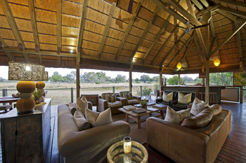 Chitabe Lediba: Die Lounge mit Blick auf die Natur