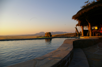 Rostock Ritz Desert Lodge: Infinity Pool