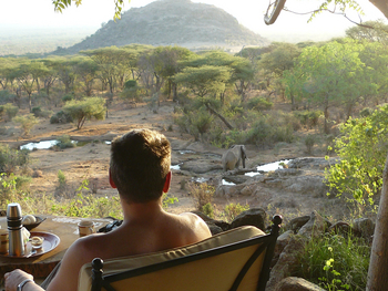 Sarara Camp: Elefant am Wasserloch