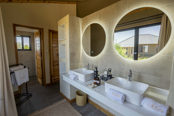 Serengeti Mara River Camp: Badezimmer
