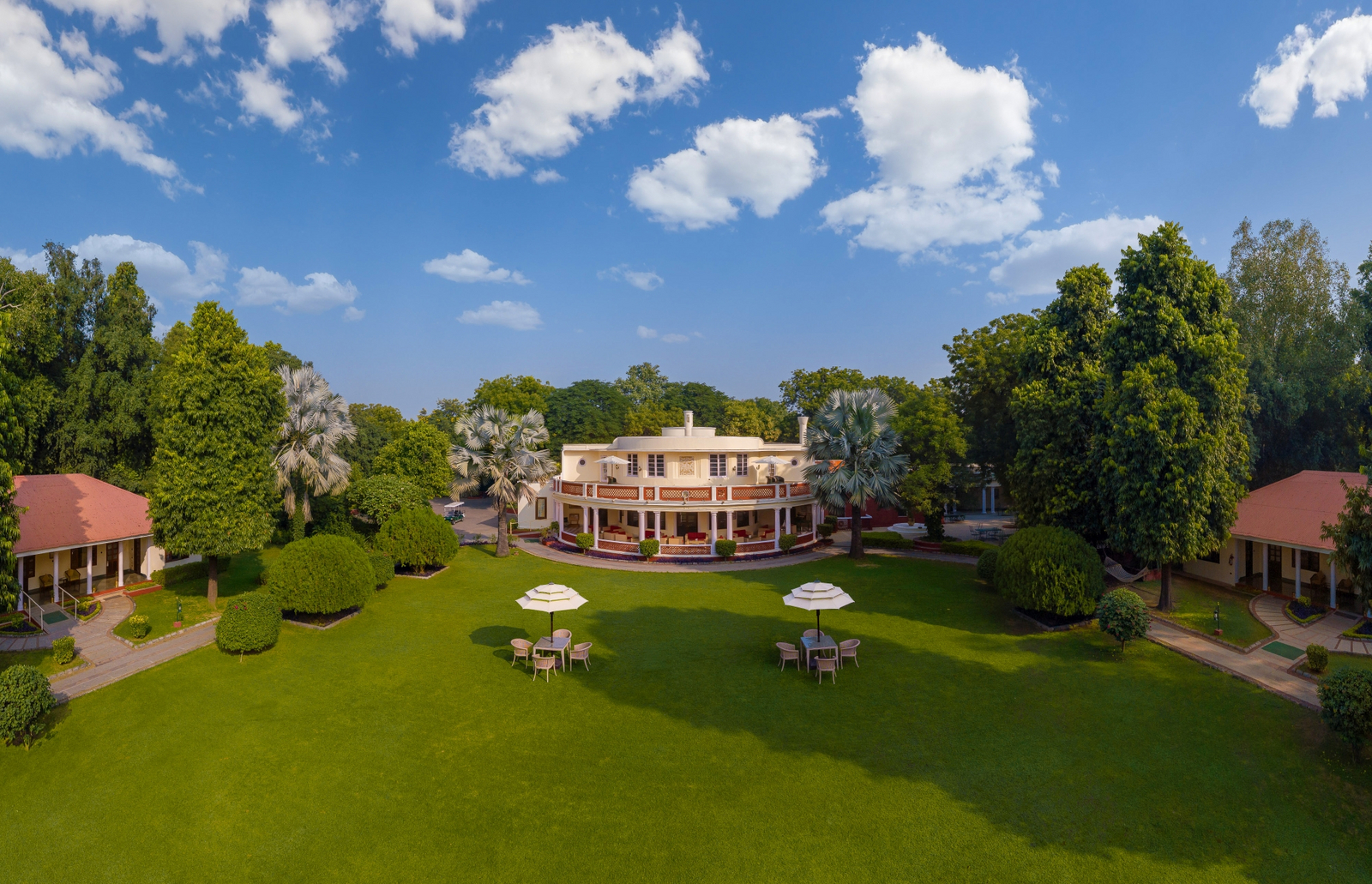 Sawai Madhopur Lodge Sawai Madhopur Lodge: Weitwinkel auf den Garten