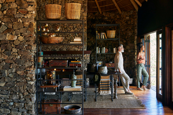 Legendary Mwiba Lodge: Bibliothek