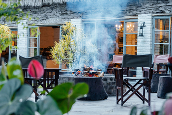 Mt. Meru Game Lodge: Feuerstelle