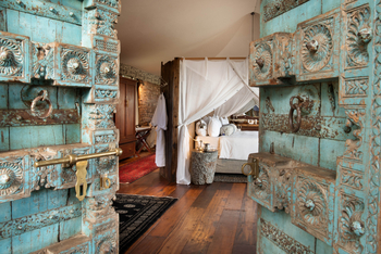 Tembo Plains Camp: Eingangsbereich Schlafzimmer