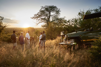 Victoria Falls River Lodge Victoria Falls River Lodge: Sundowner im Busch
