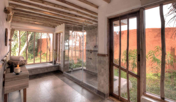 Evolve Back Kuruba Safari Lodge: Pool Reserve Bad