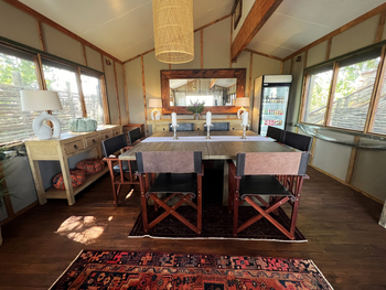 Kala Treehouse: Esstisch