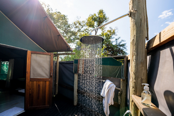 Pom Pom Camp: Regenbrause