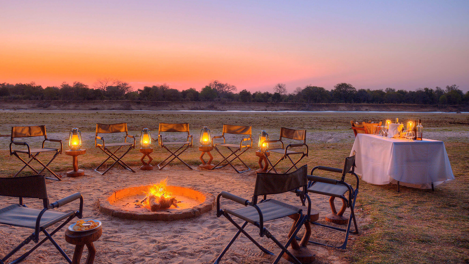 Shawa Luangwa Camp Shawa Luangwa Camp: Lagerfeuer im Flussbett