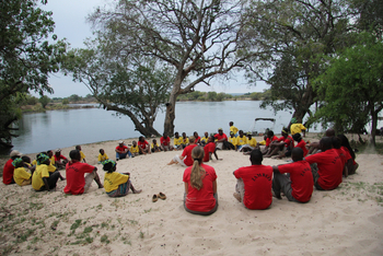 Toka Leya Camp Toka Leya Camp: Sitzkreis