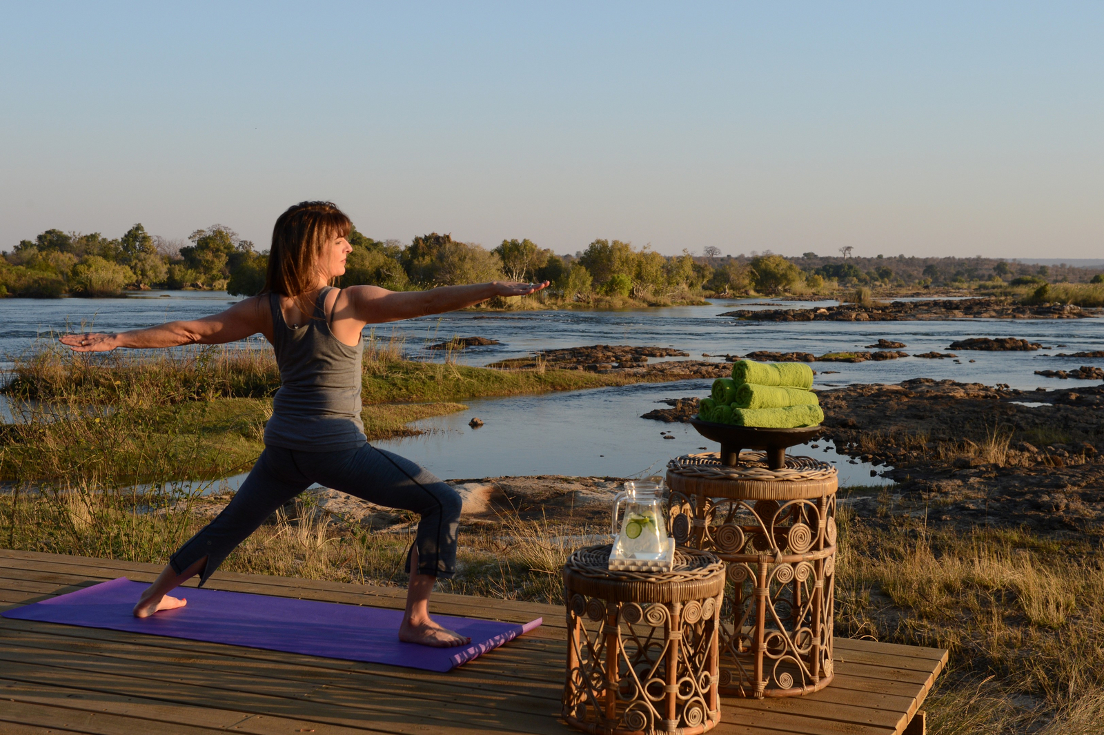 Toka Leya Camp Toka Leya Camp: Yoga am Wasser