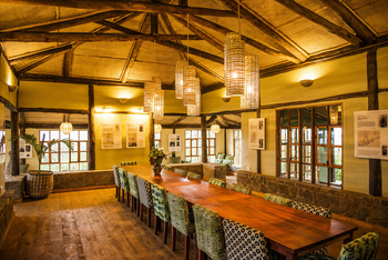Volcanoes Virunga Lodge: Konferenztisch
