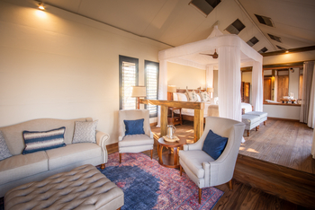 Kwara Camp Kwara Camp: Gästezelt mit privater Lounge