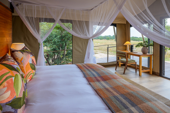 Muddy Teak Camp: Interior Gästezelt